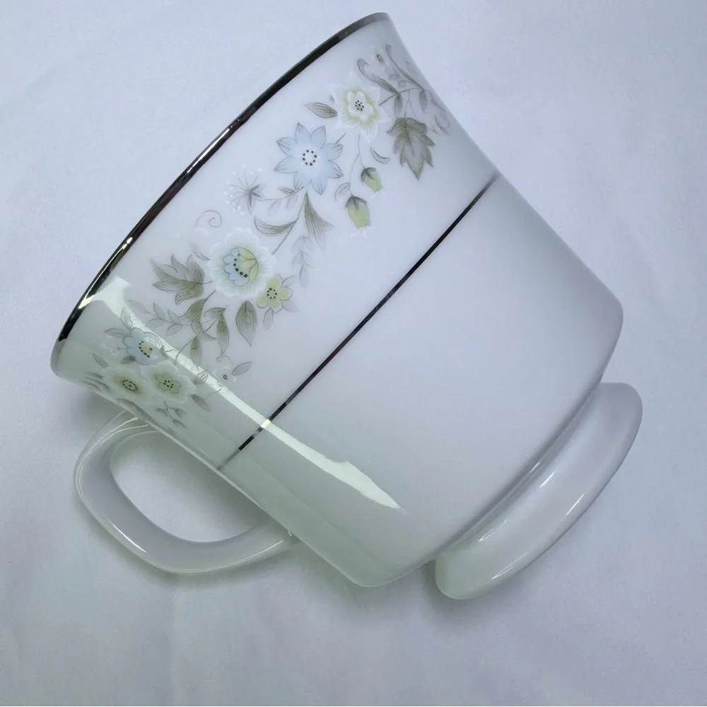 Vintage Porcelain Imperial China W Dalton #745 Blue And Silver Wildflower Teacup